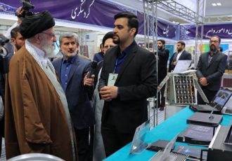 بازدید رهبر انقلاب از نمایشگاه دستاوردها و توانمندیهای بخش خصوصی بازدید رهبر انقلاب از نمایشگاه دستاوردها و توانمندیهای بخش خصوصی