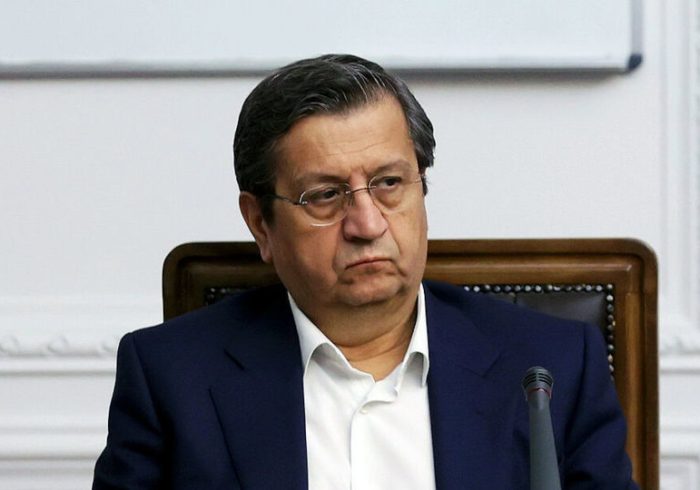 همتی: ۳۰ بهمن به سوالات نمایندگان پاسخ می‌دهم