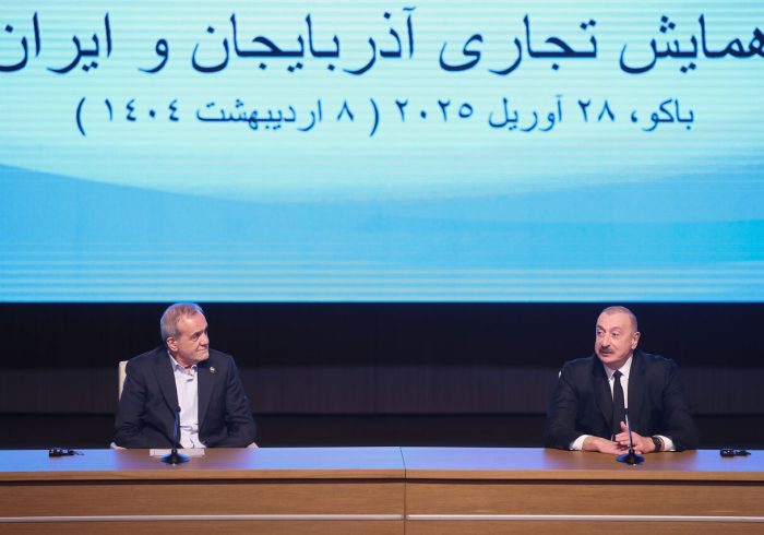 در نشست با تجار ایران و جمهوری آذربایجان؛ پزشکیان: آینده‌ای سرشار از امید، صلح و توسعه برای منطقه خواهیم ساخت