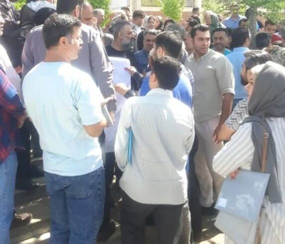 یک سازنده معروف در کرج به بهانه جراحی از کشور متواری شده است! یک سازنده معروف در کرج به بهانه جراحی از کشور متواری شده است!