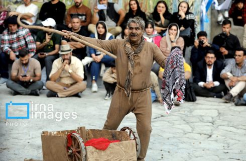 جشنواره تئاتر خیابانی مریوان؛ از دل مردم تا رونق اقتصاد شهر جشنواره تئاتر خیابانی مریوان؛ از دل مردم تا رونق اقتصاد شهر