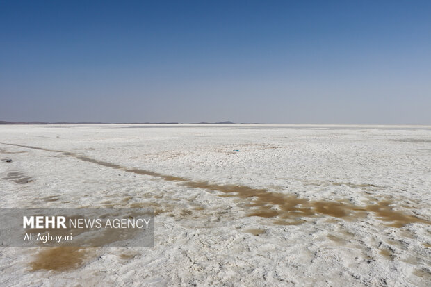 سراب وعدهها بر پهنه دریاچه ارومیه سراب وعدهها بر پهنه دریاچه ارومیه