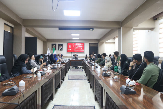 ادبیات می‌تواند درمانگر نارسایی‌های فرهنگی جامعه باشد