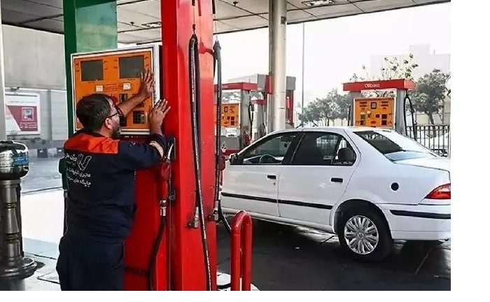 کارشناس نفت و انرژی مطرح کرد: نرخ سوم بنزین آغاز مهندسی دوباره نظام یارانه سوخت/۲ راهکار برای مدیریت انرژی