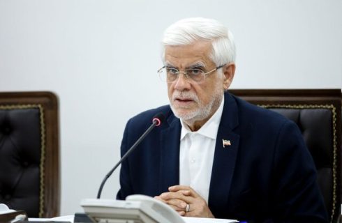 عارف: دشمن پس از عملیات «نصر» برای توقف آتش به ایران التماس کرد