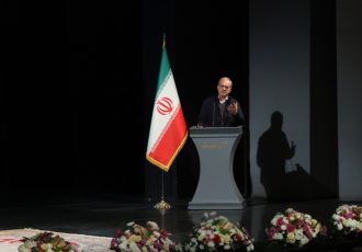 دکتر پزشکیان در اختتامیه دومین اجلاسیه بین‌المللی خانواده، آینده، پیوندهای پایدار: نخبه‌ها نیز برای موفقیت نیاز به همکاری با شبکه انسانی و فراگیری مهارت کار گروهی دارند