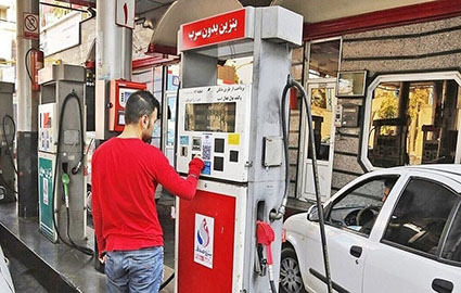 کارشناس انرژی مطرح کرد: اتصال سهمیه بنزین به کارت بانکی؛ افزایش شفافیت برای جلوگیری از قاچاق سوخت کارشناس انرژی مطرح کرد: اتصال سهمیه بنزین به کارت بانکی؛ افزایش شفافیت برای جلوگیری از قاچاق سوخت