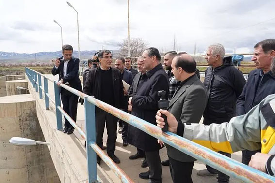 بازدید استاندار آذربایجان‌غربی از آب‌بند انحرافی سد حسنلو در شهرستان نقده