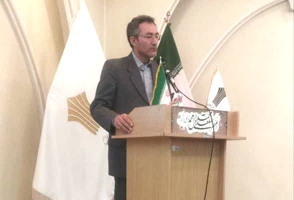 تجلیل از استادانی که با گچ سفید، آینده را نوشتند و سفیران دانایی هستند