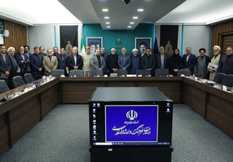 عارف: نگاه قیم مآبانه به مردم و اهل فرهنگ کنار گذاشته شود