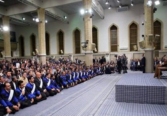 کارگران هم هفته آینده برای حضور در مراسم تشییع تعطیل هستند کارگران هم هفته آینده برای حضور در مراسم تشییع تعطیل هستند