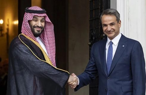 یونان در جنگ ایران به اعراب خلیج فارس کمک نظامی کرد/ آتن؛ اسب تروای اسرائیل در خلیج فارس یونان در جنگ ایران به اعراب خلیج فارس کمک نظامی کرد/ آتن؛ اسب تروای اسرائیل در خلیج فارس