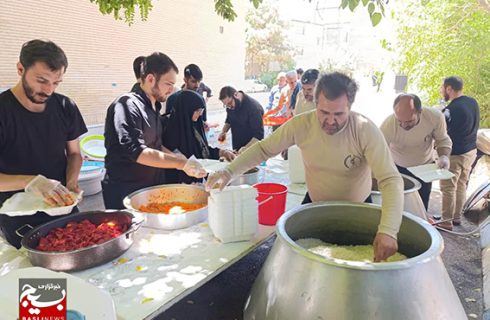 ۳۵ گروه جهادی سپاه عاشورا با صرف ۲۴۰ میلیارد ریال هزینه در خدمت زائران مشهد ۳۵ گروه جهادی سپاه عاشورا با صرف ۲۴۰ میلیارد ریال هزینه در خدمت زائران مشهد