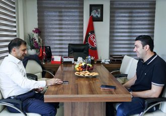 دیدار جواد نکونام با مدیرعامل تراکتور