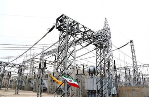 اجرای ۱۵۰۰ کیلومتر توسعه شبکه برق در آذربایجان‌غربی/دستفروشان بهای برق مصرفی را می‌پردازند