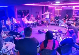 سینگل بیا، دوتایی برو»؛ از مافیا تا سفره عقد، رواجِ آشناییِ سریع در قالب سرگرمی