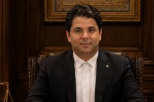 سردرود در مسیر یک جهش تازه گفتوگو با دکتر محمد زینالی درباره مدیریت شهری، سرمایهگذاری و آینده اقتصادی شهر سردرود در مسیر یک جهش تازه گفتوگو با دکتر محمد زینالی درباره مدیریت شهری، سرمایهگذاری و آینده اقتصادی شهر